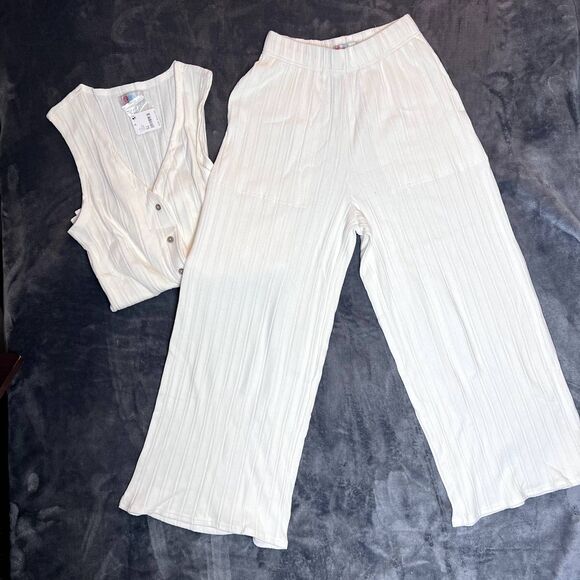 Free people beach Revolve Dana pant and top set size Medium - Picture 5 of 15